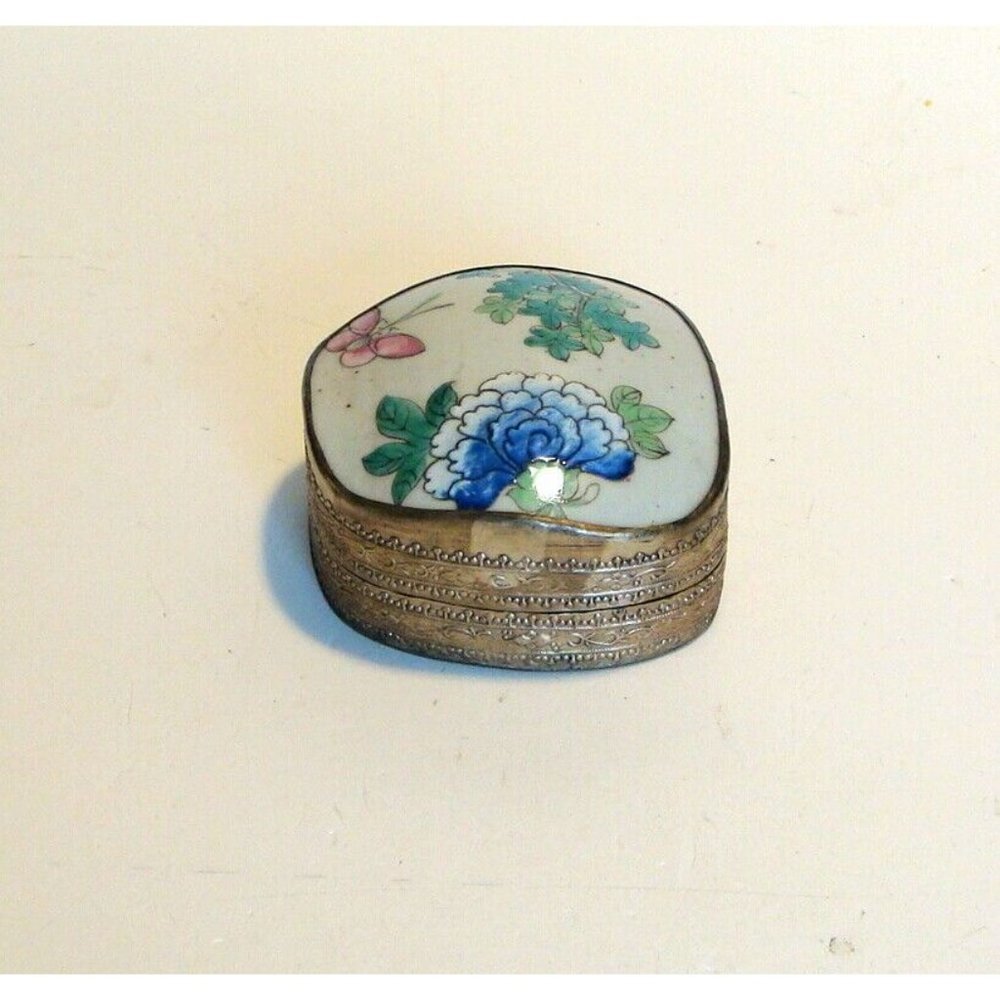 Porcelain Fragment Trinket Box Blue Peony and Butterfly - Picture 5 of 8
